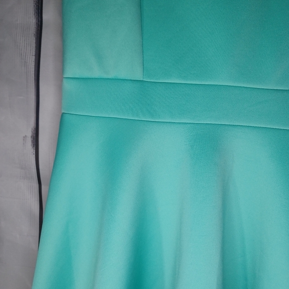 Charlotte Russe sleevless heart Cut out dress - Picture 4 of 11